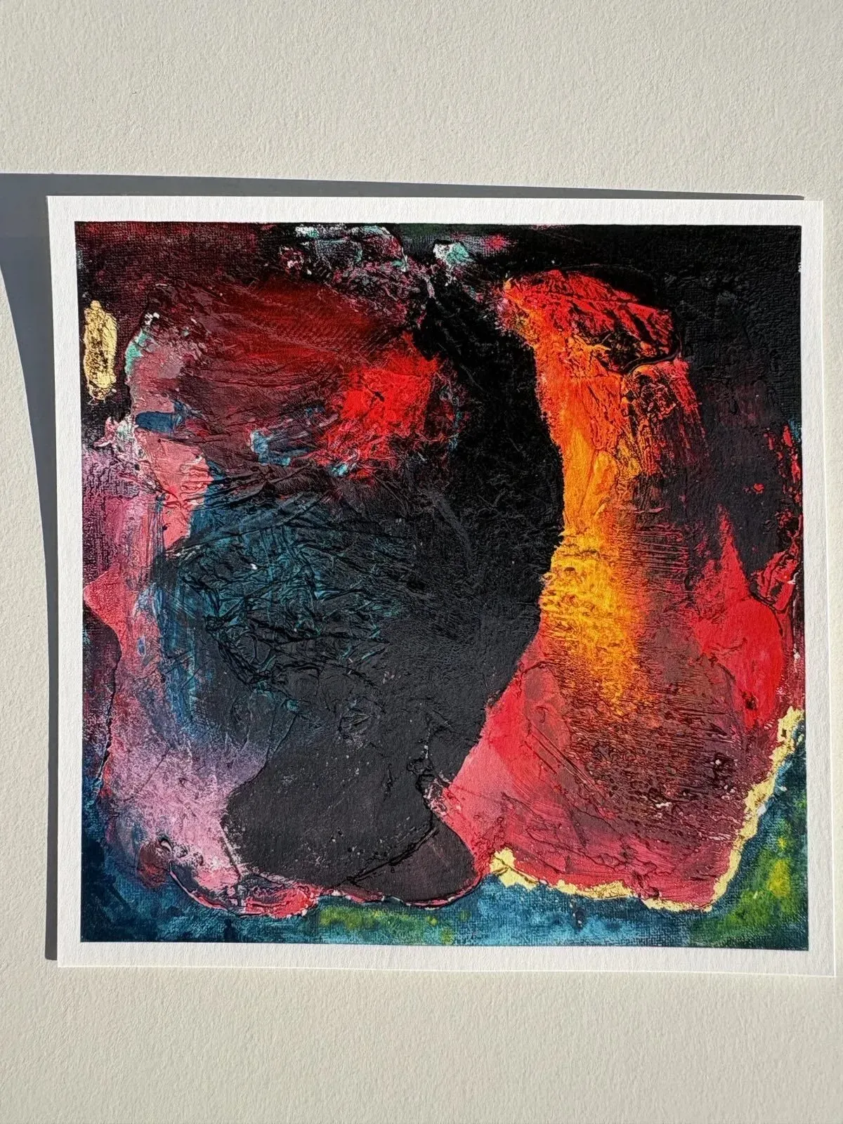 Here and Now — acrylique et pastels sur toile 25 × 25 cm, MORIS · Unfocus Art (2024)